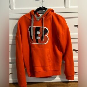 Thick women’s Bengals hoodie, size L